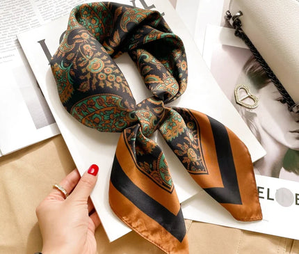 Tour De Cou Femme Décoratif